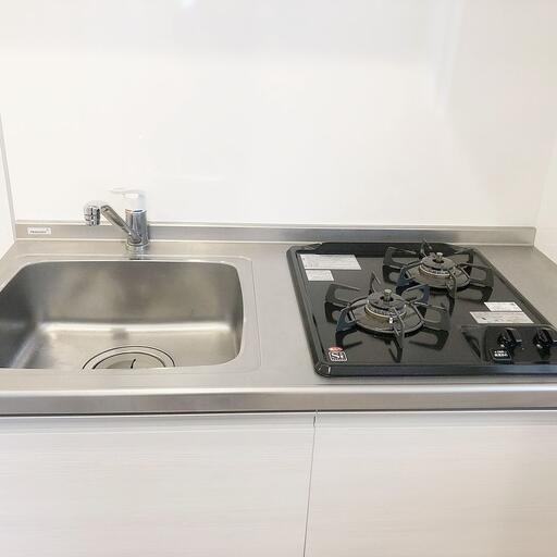 キッチン ガスコンロ2口 オーレ池袋西 要町駅の築浅マンション オーレ池袋西です。人気の無料インターネット、女性に人気の独立洗面台のある物件です。床はフローリングでお掃除らくらく、おすすめ物件です。