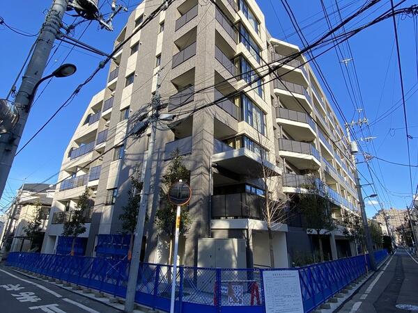 外観 レジデンシャル池袋本町 晴れた日 池袋本町の新築分譲マンション レジデンシャル池袋本町 2023年2月に完成予定です