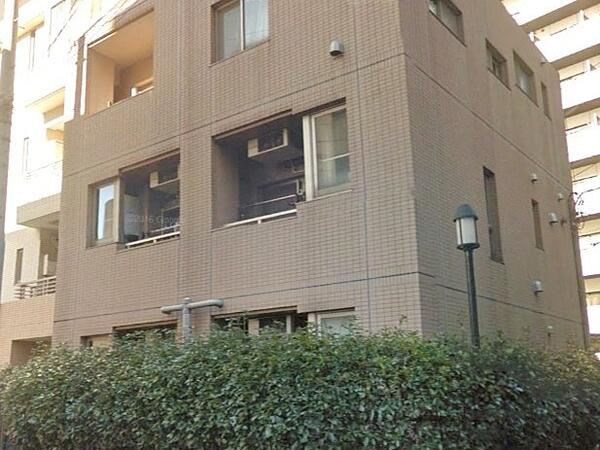 外観 アンソレイユ 池袋の賃貸マンション アンソレイユです。池袋駅7分とは思えない閑静な住宅街にあります。通勤通学に便利です