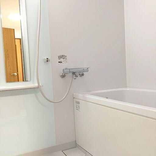 お風呂(別の部屋の写真です) バス・トイレ別です イーストガーデンマンション