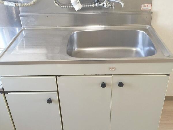 第2江原青木ハイム キッチン 第2江原青木ハイム キッチンのシンクは広く まな板を置くスペースもあります