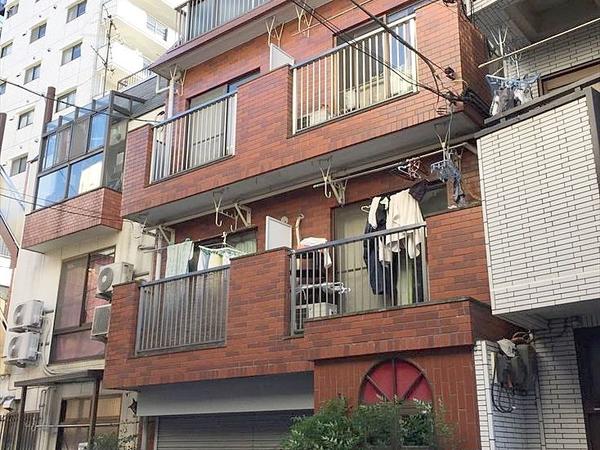 外観 大通りから外れているので静かです 池袋駅徒歩6分と通勤通学に便利なワンルーム ハイツセントポーリア203号室 徒歩2分にコンビニとまいばすけっとがあり買い物も便利です