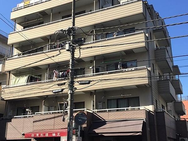 池袋の賃貸マンション クレインヴィレッジ 池袋の賃貸マンション クレインヴィレッジです。2階以上が住居です。全てバス・トイレ別で24時間ゴミ出し可能 近くにセブンイレブン・まいばすけっと等もありとても便利な立地です