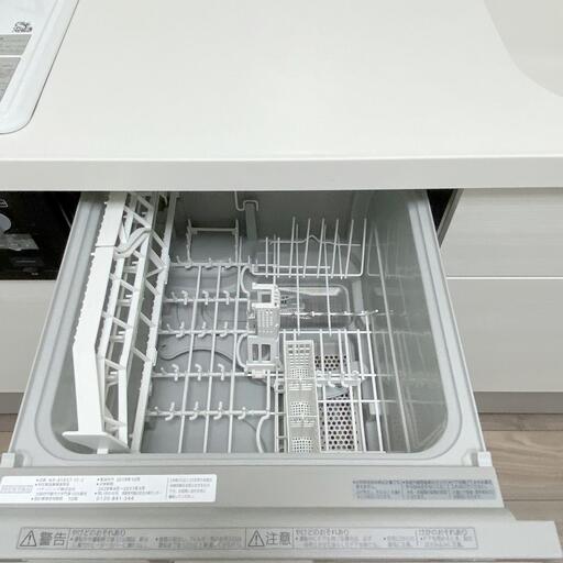 キッチン 食洗器 広めのキッチン天板は人工大理石でお掃除らくらく、食洗器付きで使いやすい