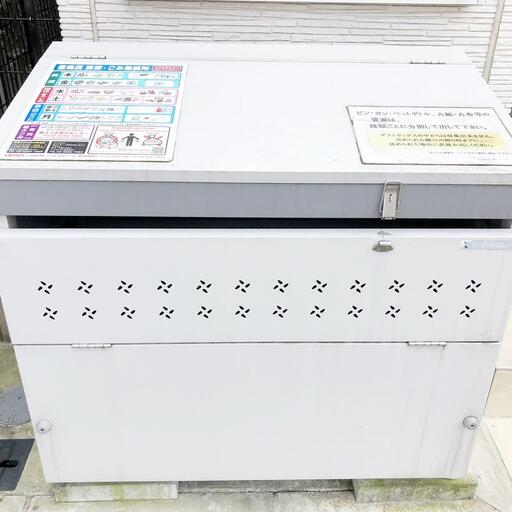ゴミ置き場 2018年築の築浅賃貸アパートです。副都心線 千川駅徒歩14分の閑静な住宅街にあります。広めのキッチンで楽しく料理、床はフローリングでお掃除も楽々です