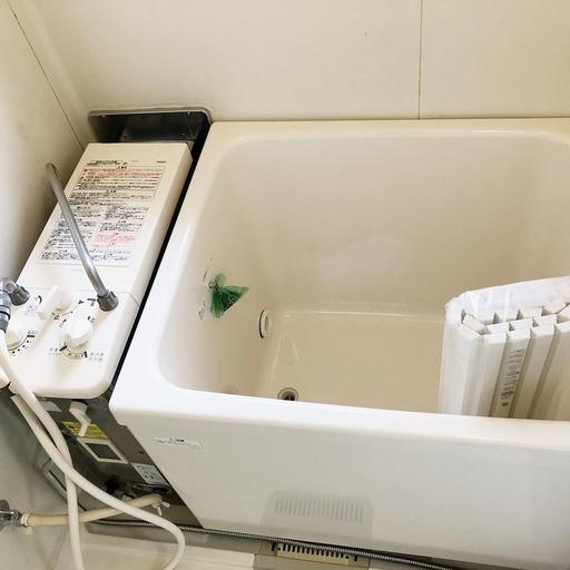 第1江原青木ハイム バス・トイレ別のお風呂です バス・トイレ別のお風呂です。バランス釜は追い炊き可能な点がメリット大ですね。