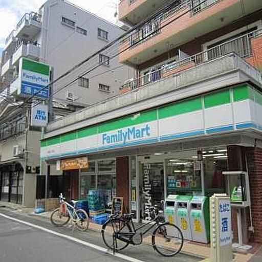 ファミリーマート 徒歩2分にファミリーマート