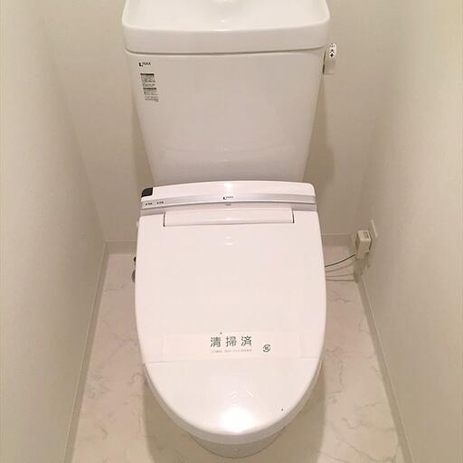 バス・トイレ別のトイレです。 ライオンズクオーレ池袋ソシア バス・トイレ別のトイレ ウォシュレットです