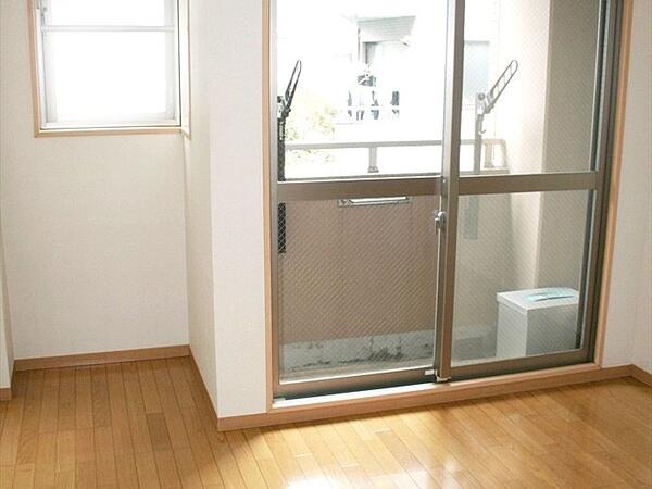 室内 アンソレイユ102 使いやすい1Kの間取り。床はフローリングでお掃除らくらくです