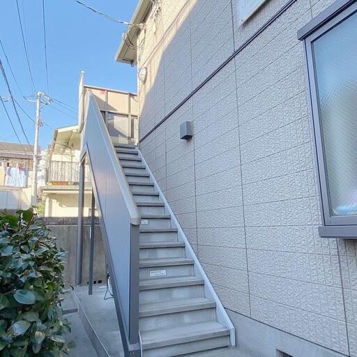 階段 ソレイユ池袋 池袋の賃貸アパート ソレイユ池袋 セキスイハイム施工のしっかりした建物です。バス・トイレ別で使いやすい間取り。池袋とは思えないような閑静な住宅街にあります