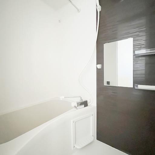 バス・トイレ別のお風呂 オーレ池袋西201 要町駅の築浅マンションです。人気の無料インターネット、女性に人気の独立洗面台のある物件です。床はフローリングでお掃除らくらく、おすすめ物件です。