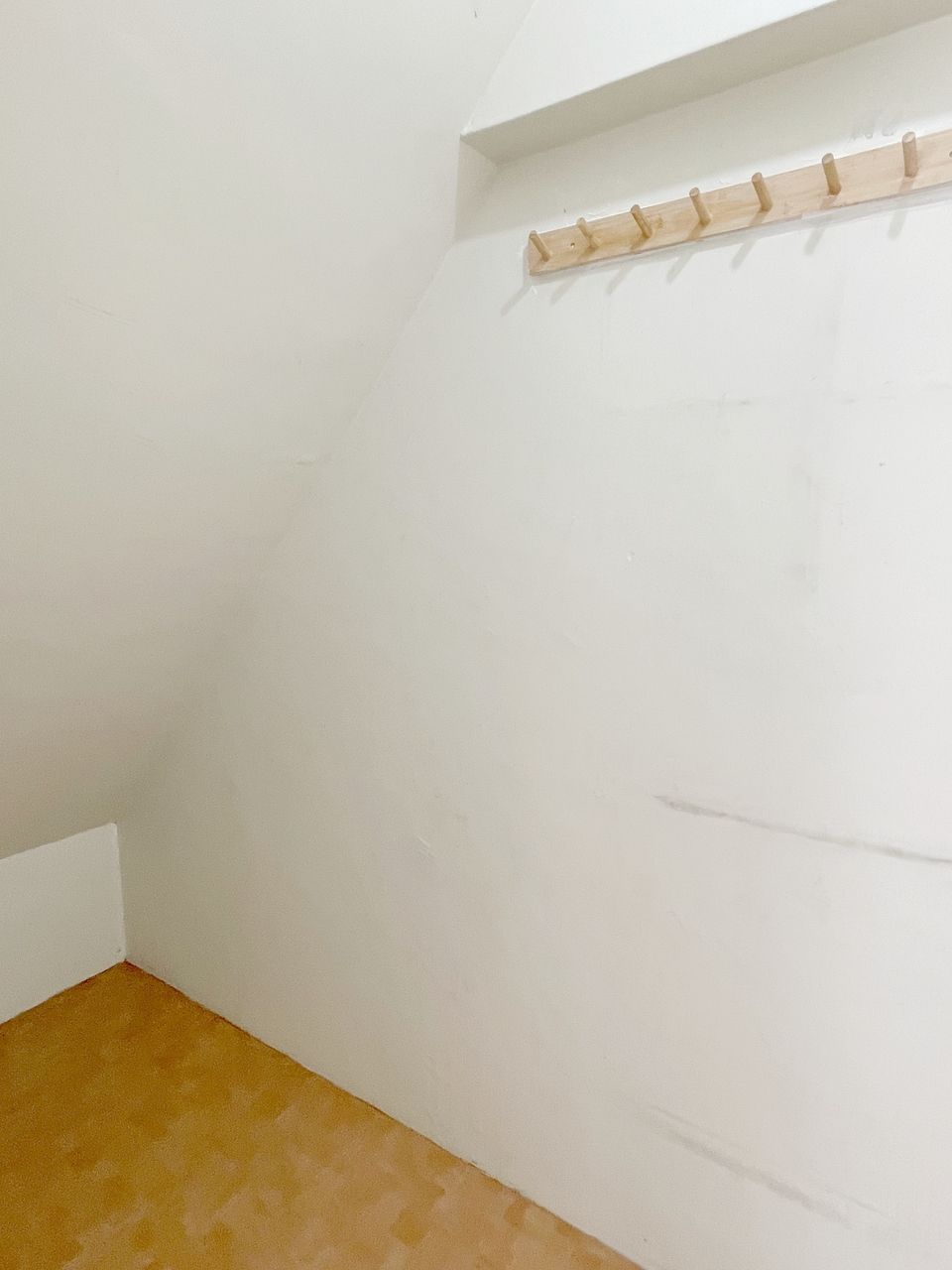 池袋の貸店舗　須藤ビル　1階路面店舗で内装はネイルサロン向きです