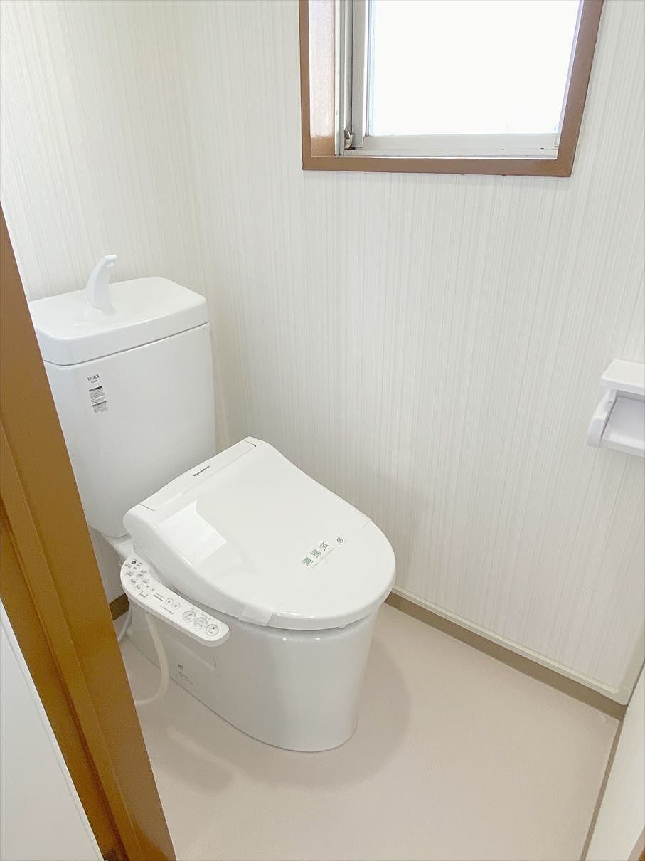 バス・トイレ別の物件です。独立洗面台付きで朝の支度もスムーズ。エアコン、収納も完備です！